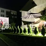 Sonnige Und Ruhige In - Stadtrand *