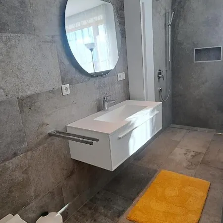 Apartment Sonnige Und Ruhige In - Stadtrand *
