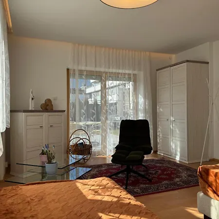 Sonnige Und Ruhige In - Stadtrand Апартаменты *