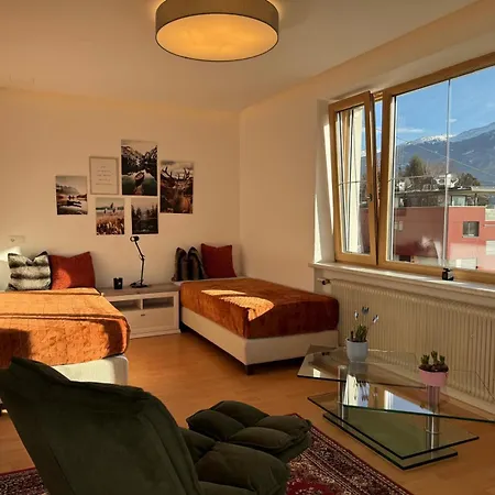 Sonnige Und Ruhige In - Stadtrand