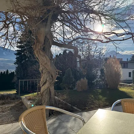 Апартаменти Sonnige Und Ruhige In - Stadtrand