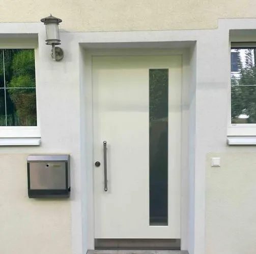 Sonnige Und Ruhige In - Stadtrand *