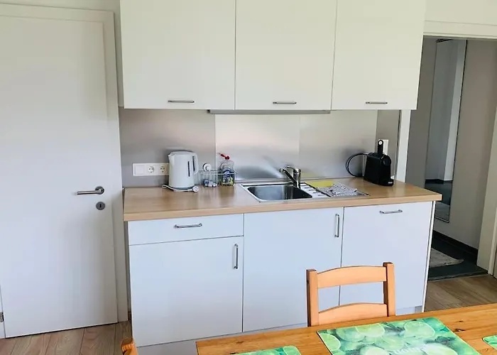 Sonnige Und Ruhige In - Stadtrand *