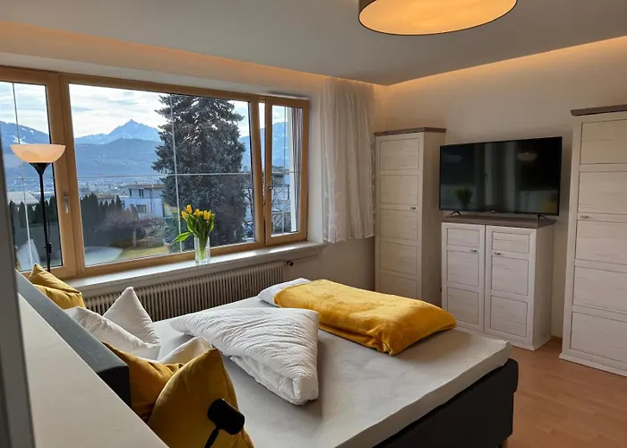 Sonnige Und Ruhige In - Stadtrand